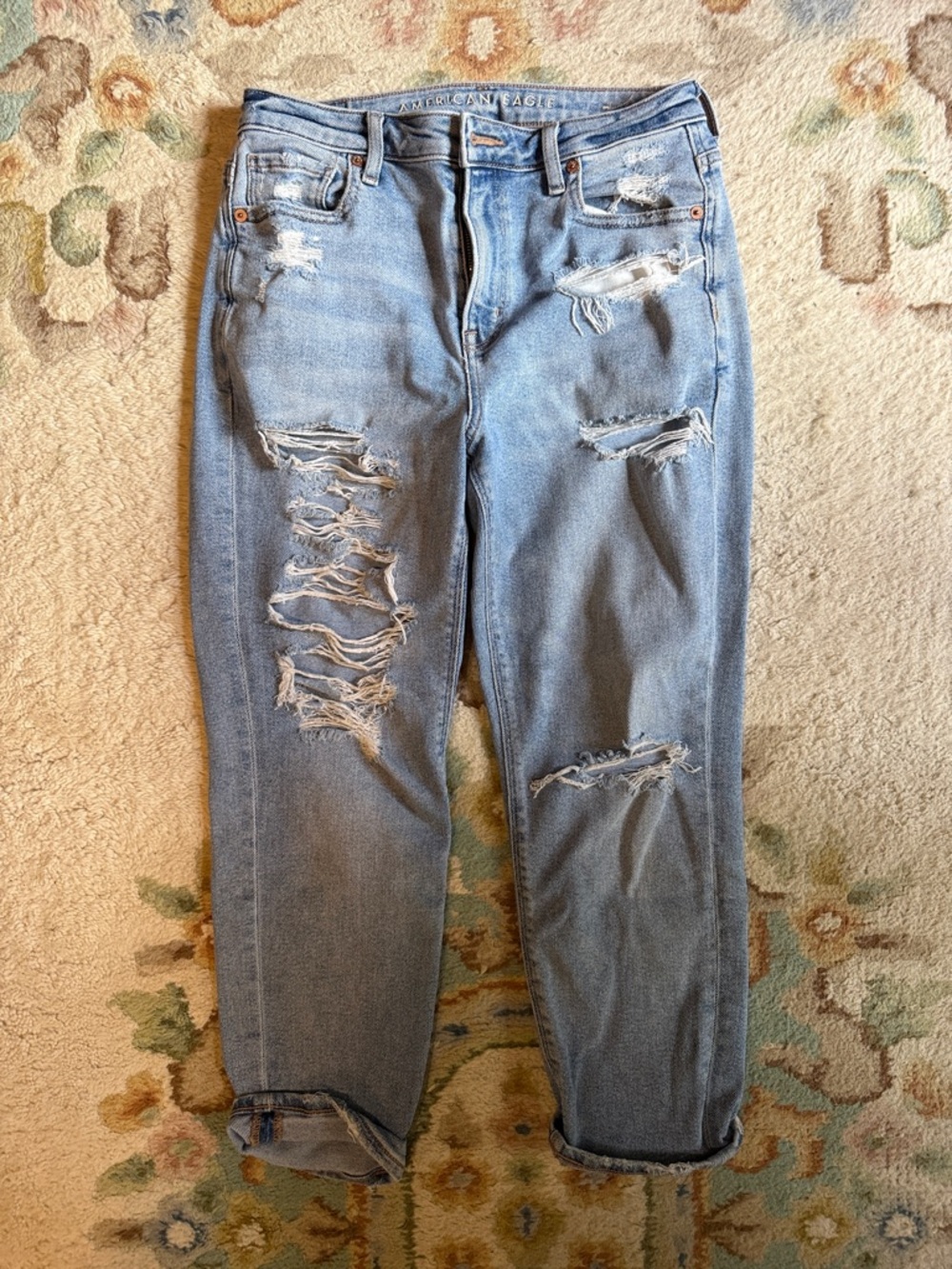 America Eagle Light Wash Distressed Jeans